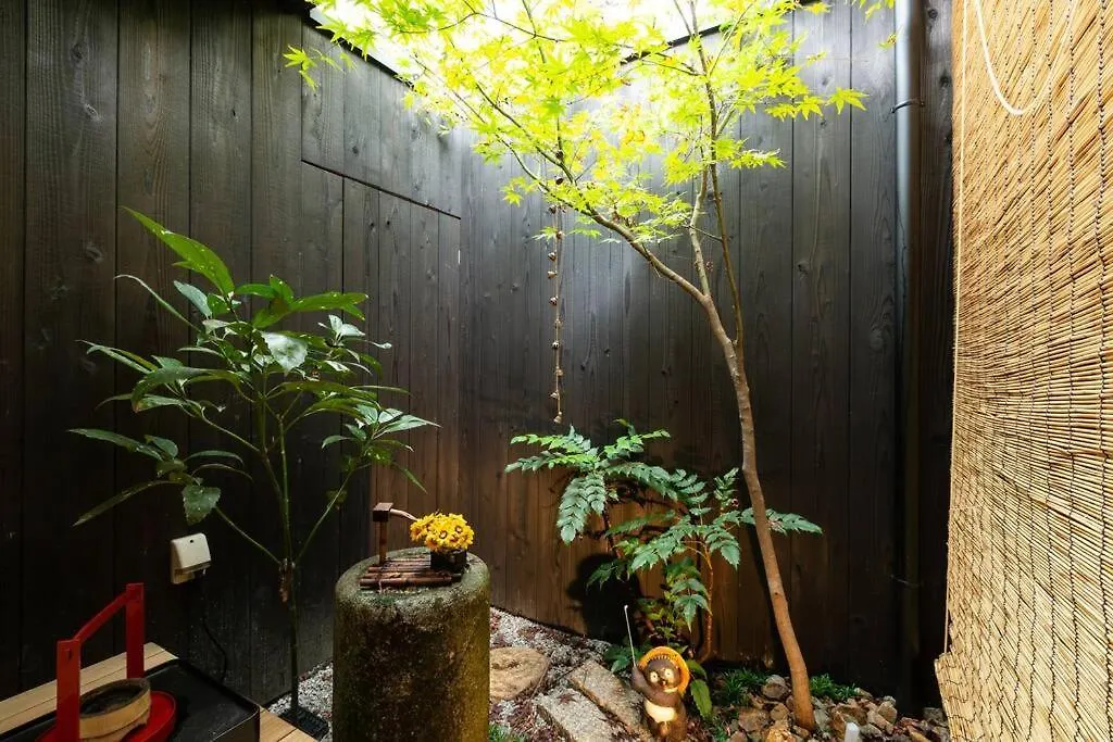 ゲストハウス至の宿 Shibainu-Themed Guesthouse Kyoto Japan