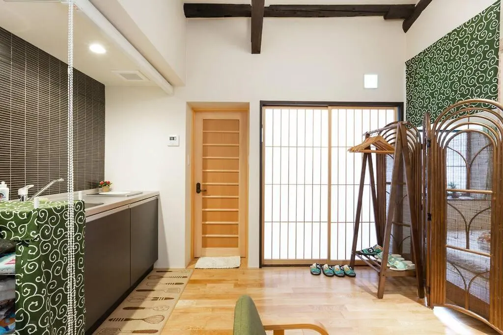 Chalet ゲストハウス至の宿 Shibainu-Themed Guesthouse Kyoto Japan