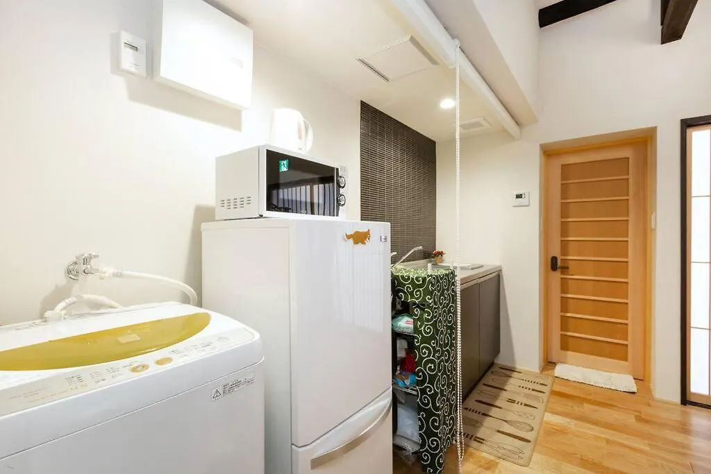 ゲストハウス至の宿 Shibainu-Themed Guesthouse Kyoto Chalet